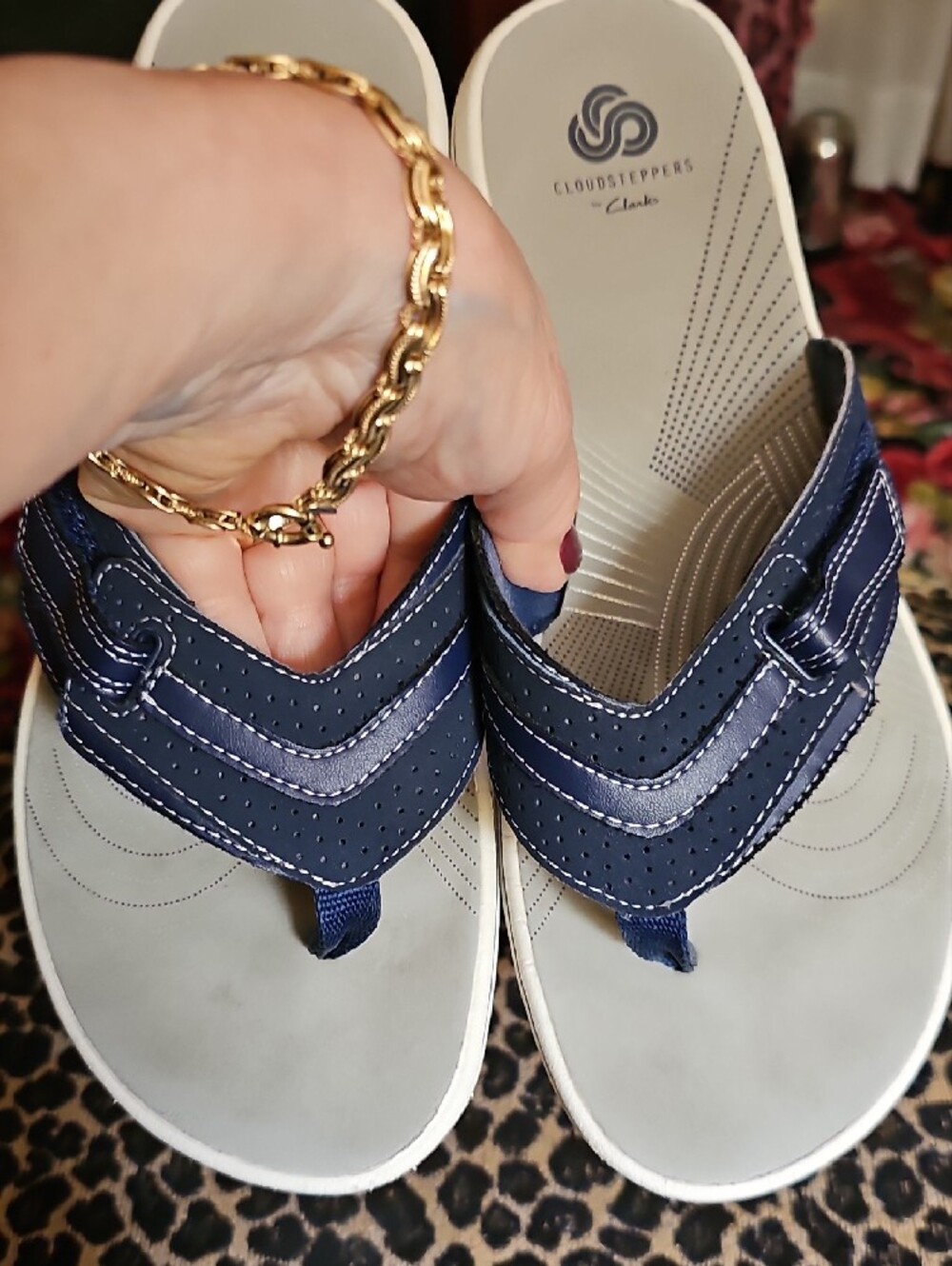 Cloudsteppers by Clarks Navy and White Thong Sandals - Picture 7 of 7